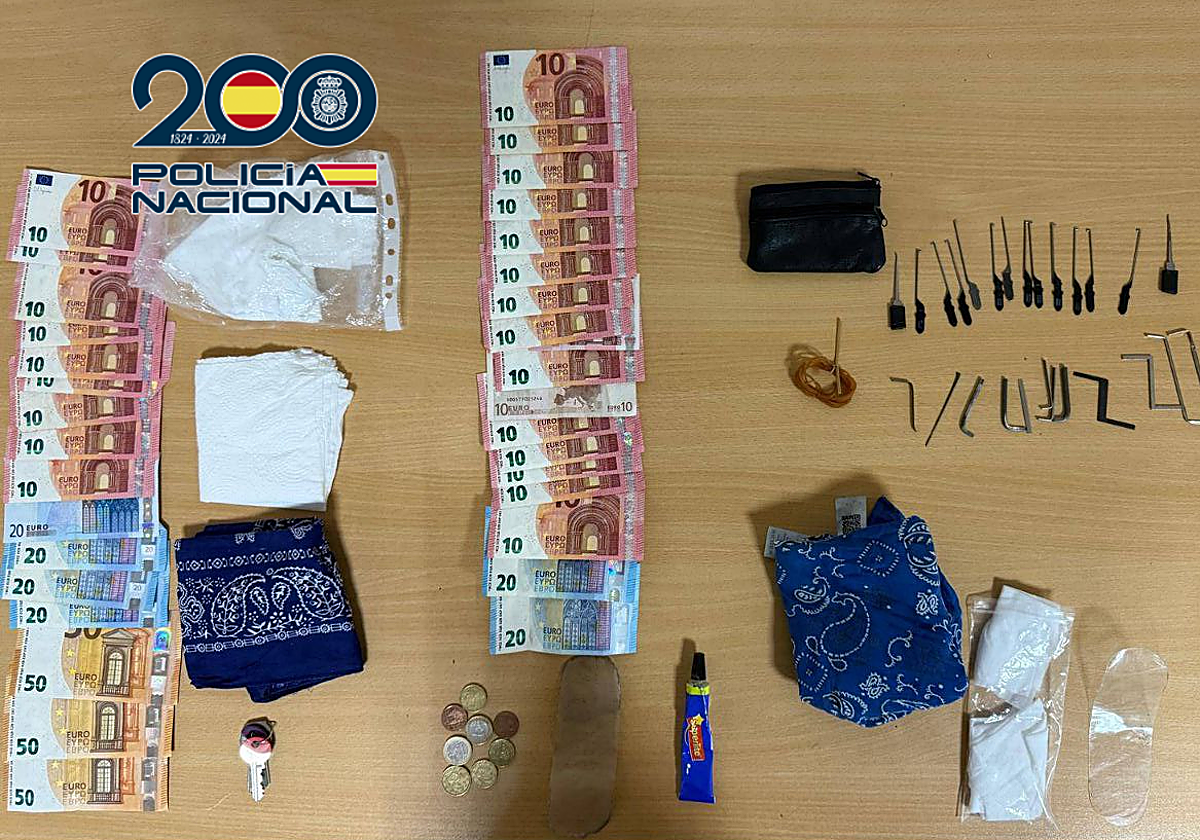 Material requisado a los asaltantes de las viviendas en la Asomadilla