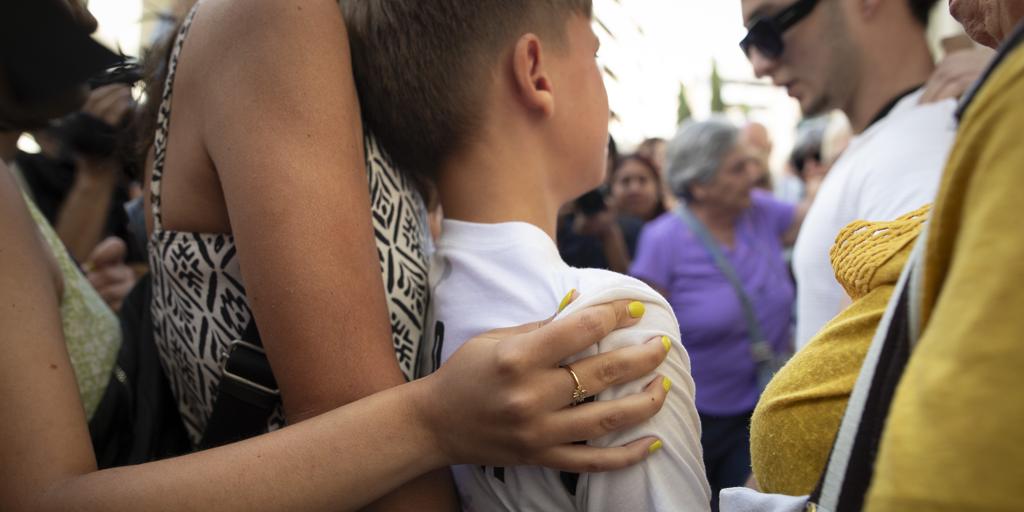 Un juzgado de Granada decide que el hijo de Juana Rivas no regrese con su padre a Italia al menos hasta el viernes 25