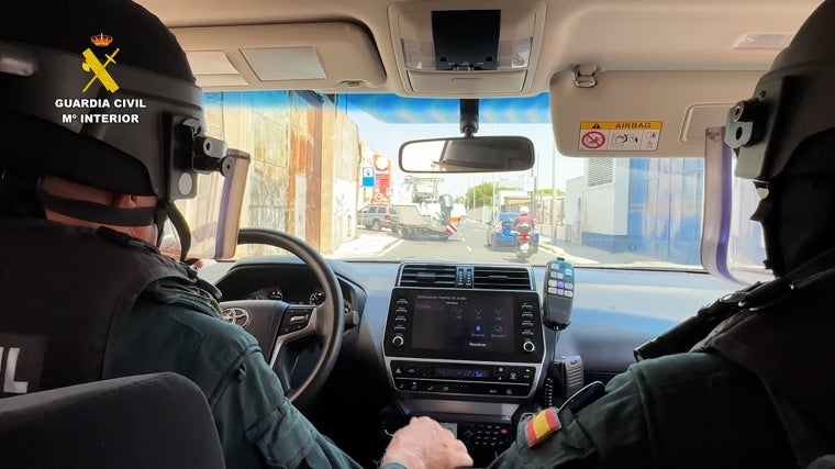 La Guardia Civil desarticula una narcogasolinera flotante que operaba en Cádiz con una embarcación de recreo