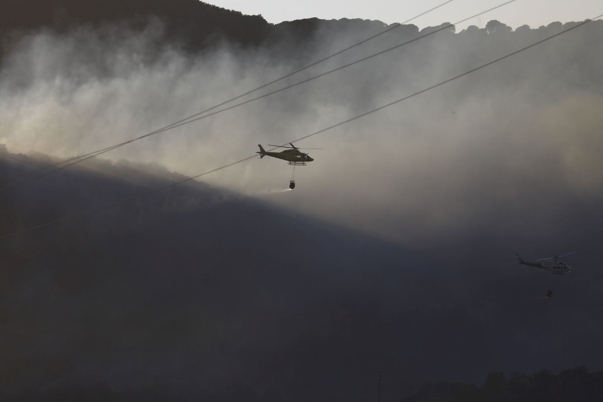 El incendio en la zona del Castillo de la Albaida en Córdoba, en imágenes