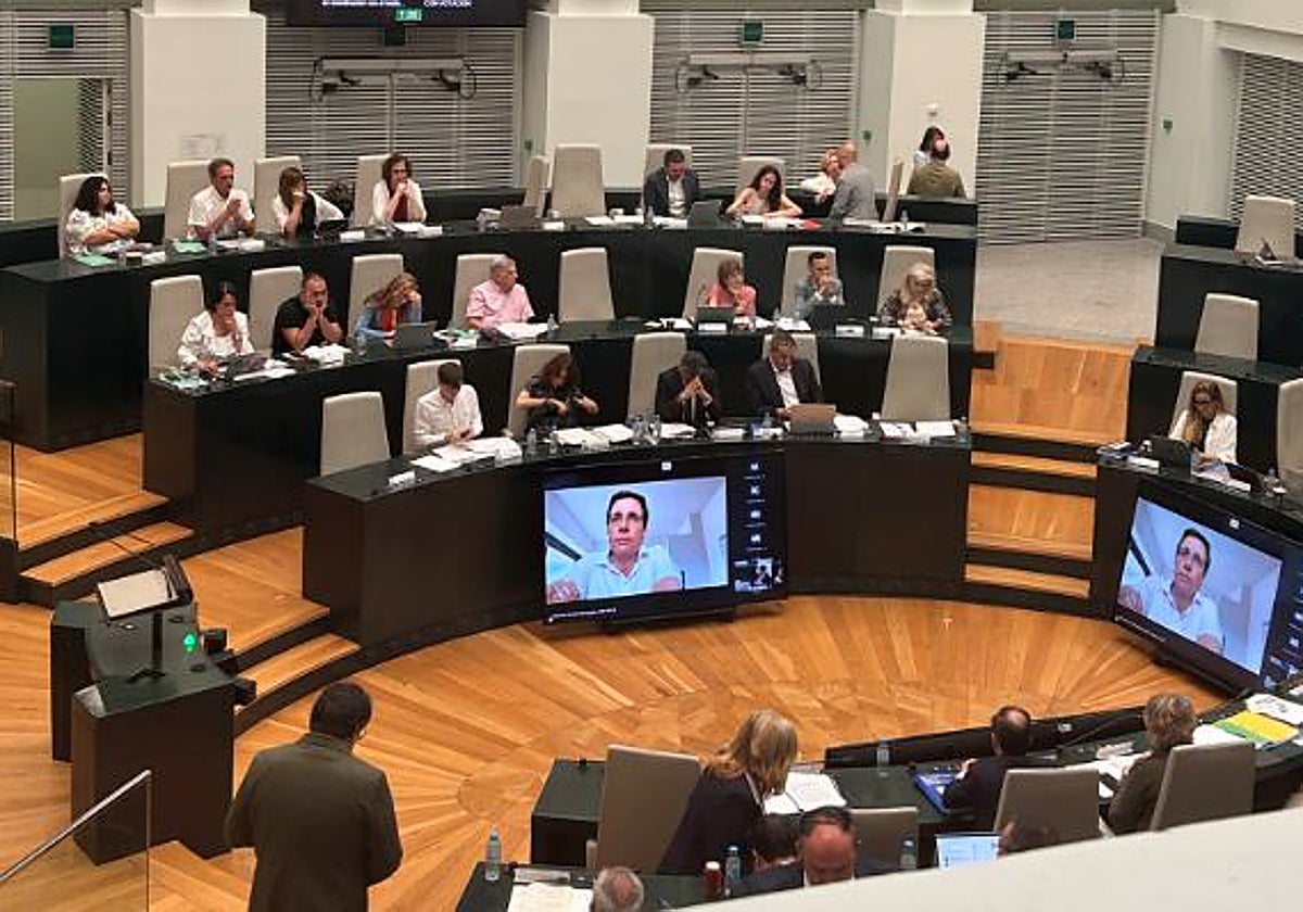 Una de las últimas votaciones del Pleno