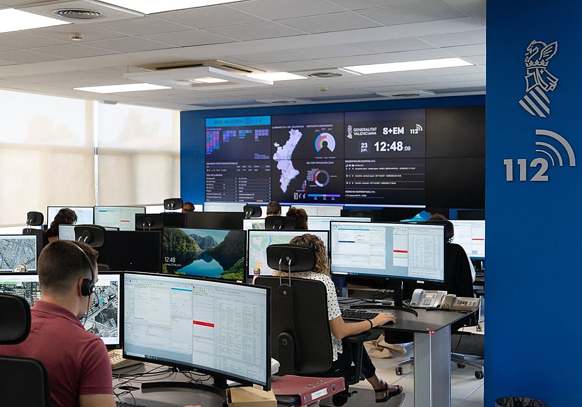Imagen de la sala de atención del 112 de la Comunidad Valenciana