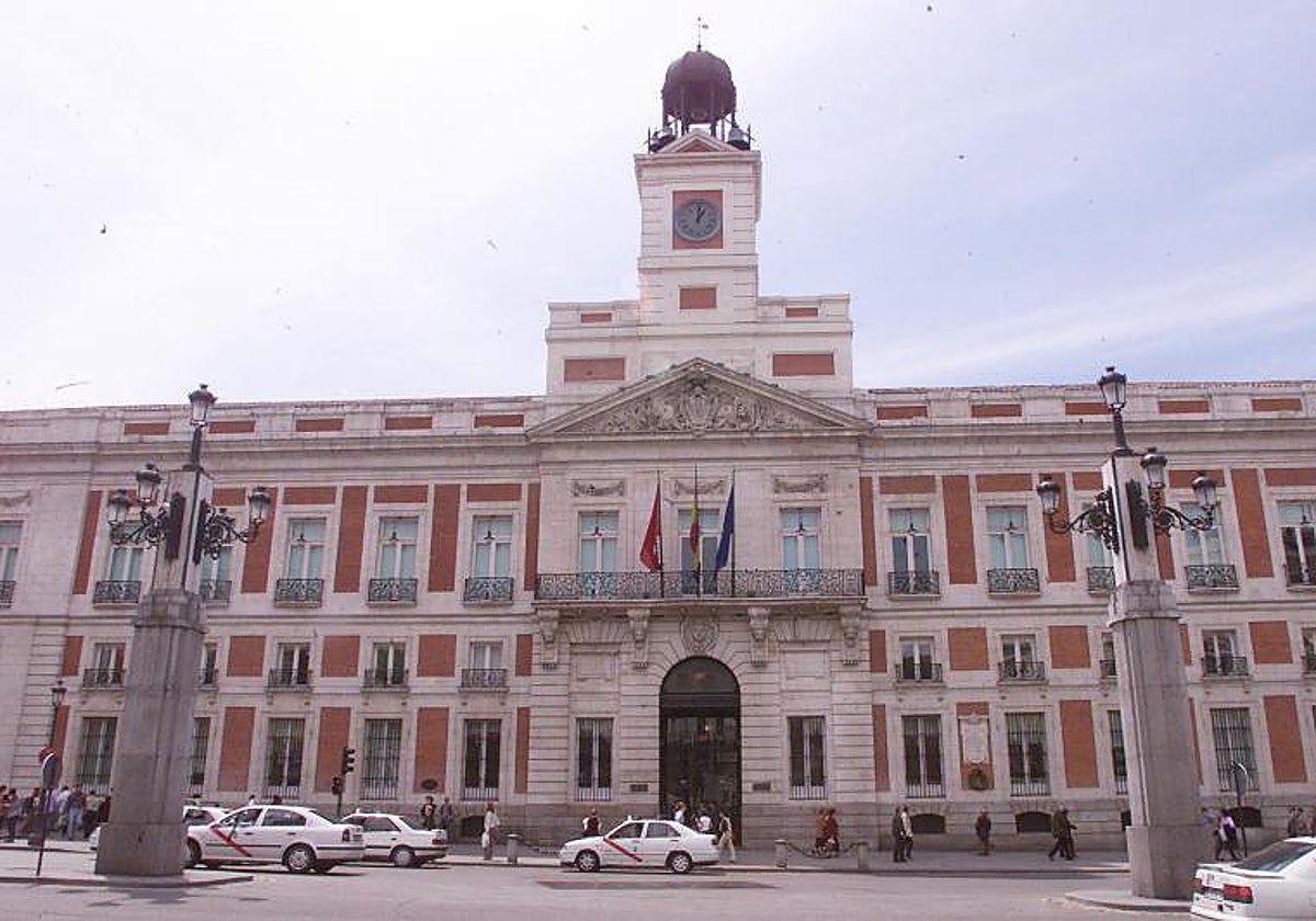 Fachada de la Presidencia del gobierno de la Comunidad de Madrid, en Sol
