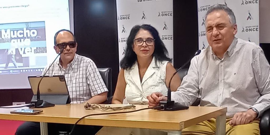 El Grupo Social ONCE colabora con el Ayuntamiento de Toledo para sensibilizar sobre la discapacidad visual