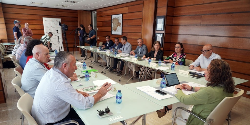 Junta y organizaciones agrarias exigen una «defensa férrea» de una PAC «justa»