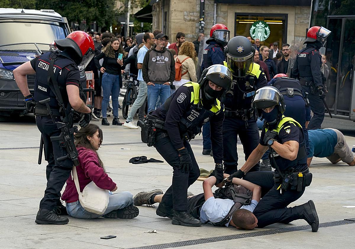 Incidentes registrados durante la retirada de la acampada de GKS.