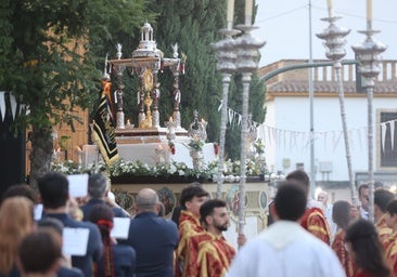 Una gran procesión del Corpus y un rosario con la Divina Pastora, dentro de la Misión