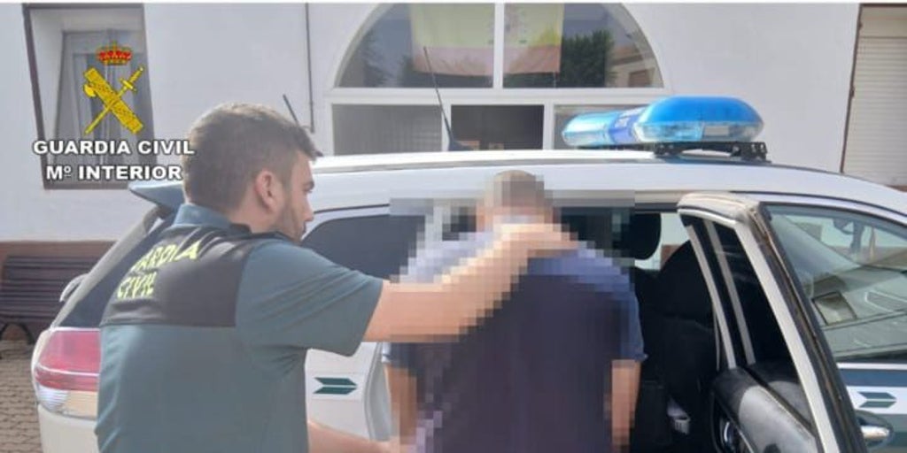 La Guardia Civil desmantela una plantación tipo 'indoor' de marihuana