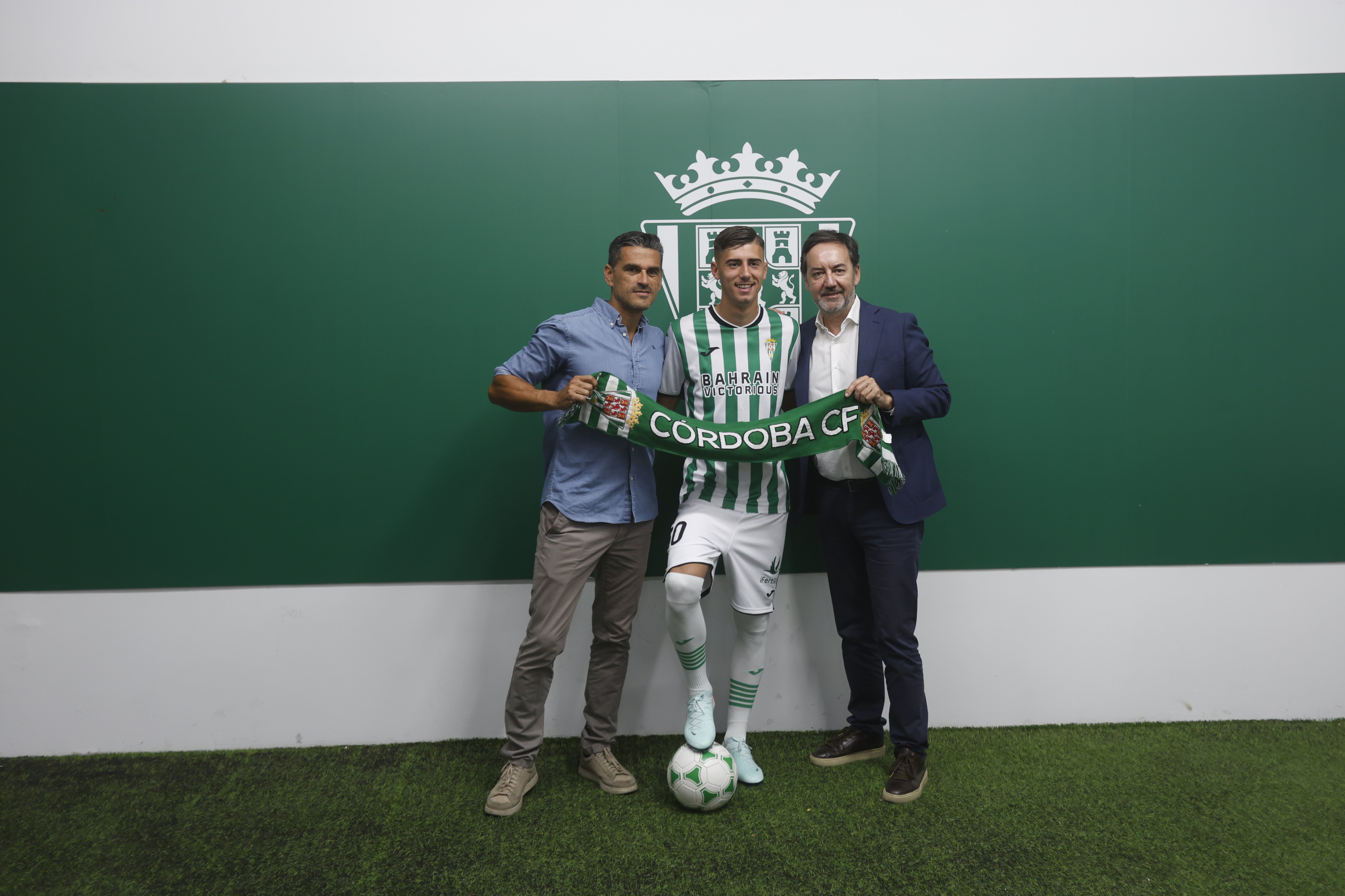 Las mejores imágenes de la presentación de Kevin Medina, Dani Requena y Diego Bri con el Córdoba CF