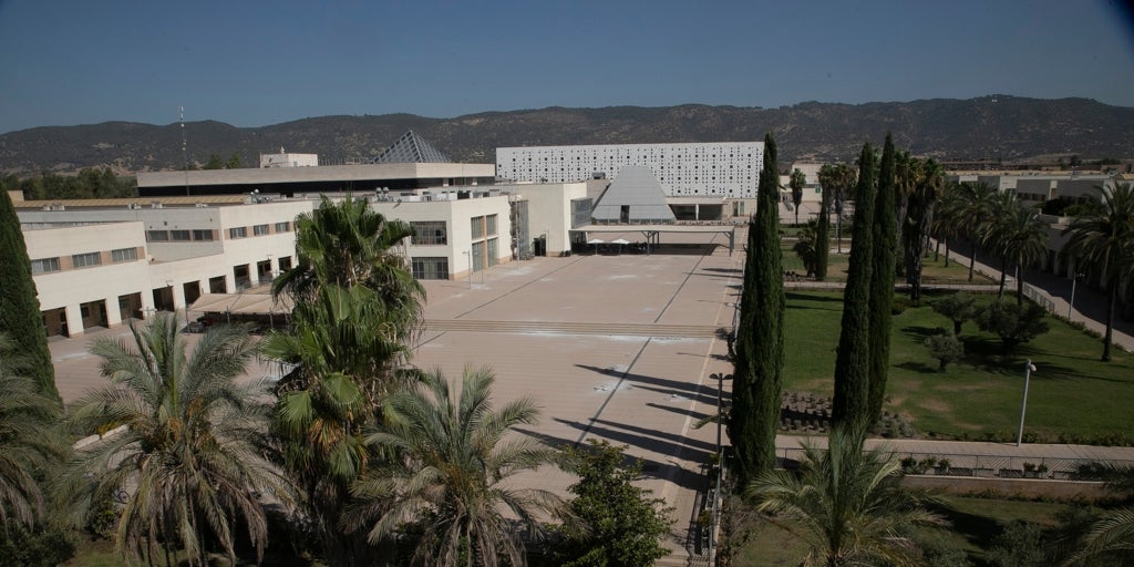 Un trabajador herido tras la explosión de un horno en el Parque Joyero