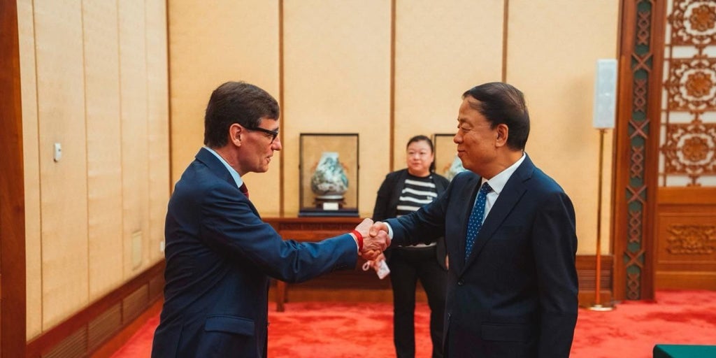 Illa arranca un viaje institucional a China con objetivos económicos