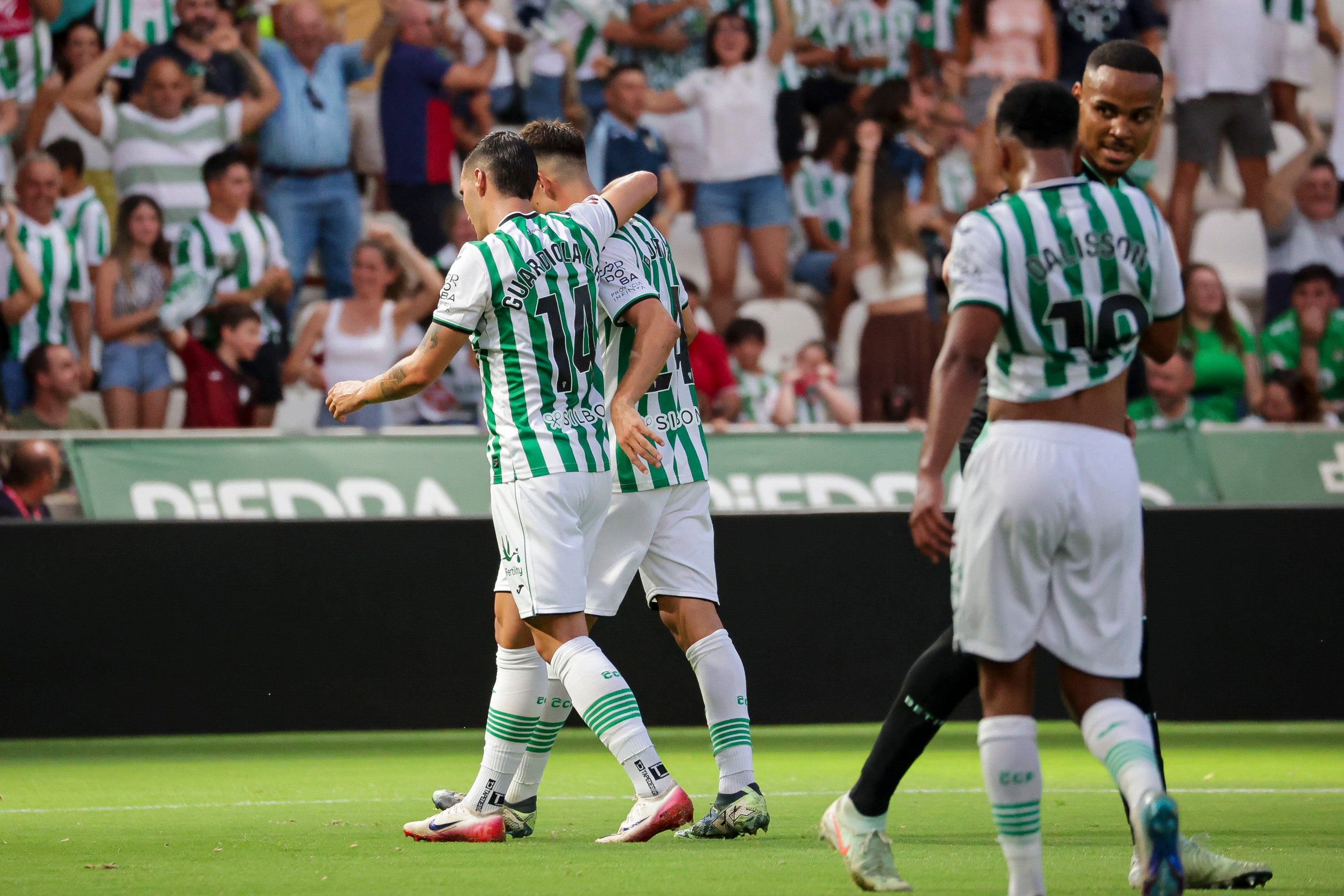 Las imágenes del ambientazo en el Arcángel en el Córdoba CF-Real Betis