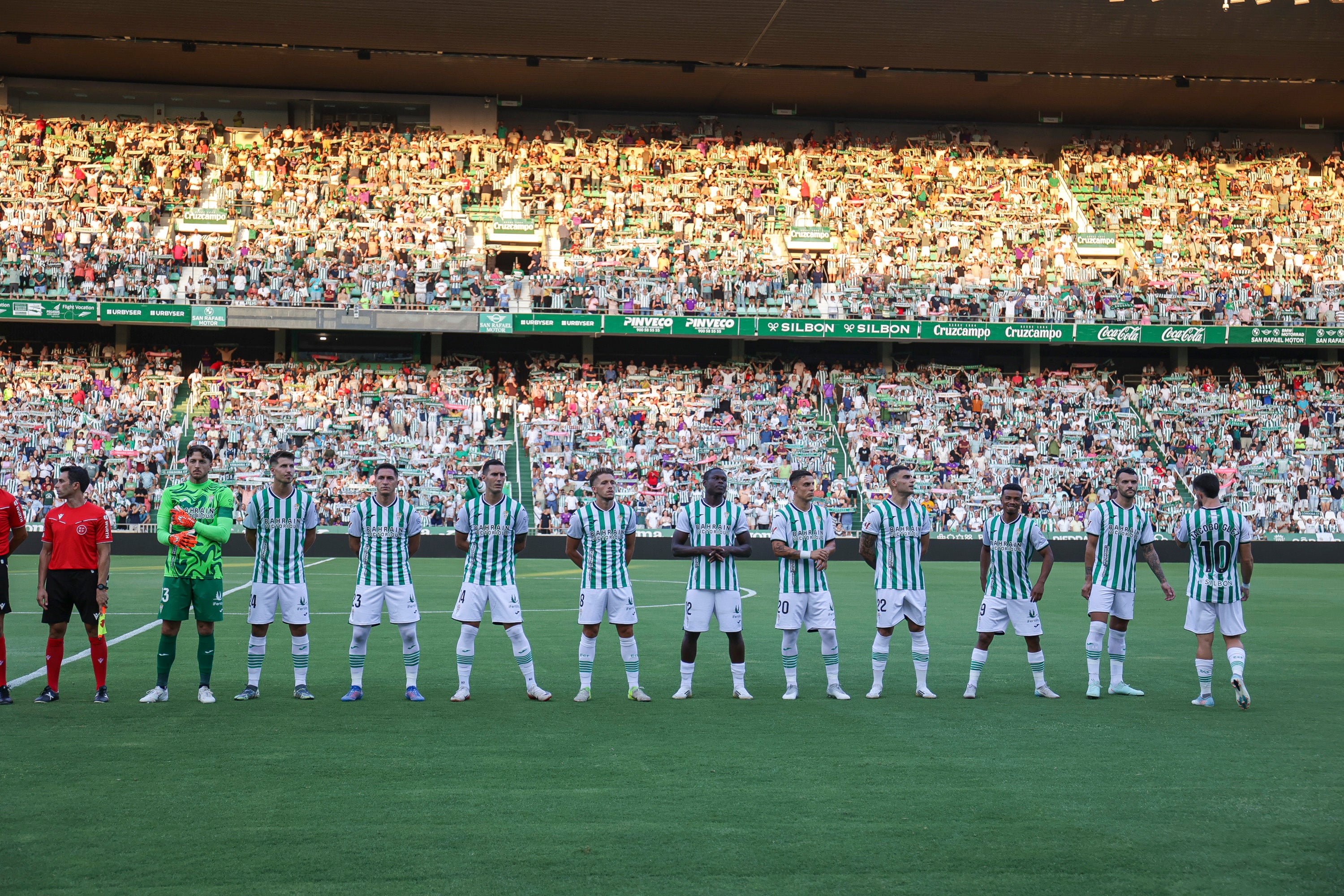 Las imágenes del ambientazo en el Arcángel en el Córdoba CF-Real Betis