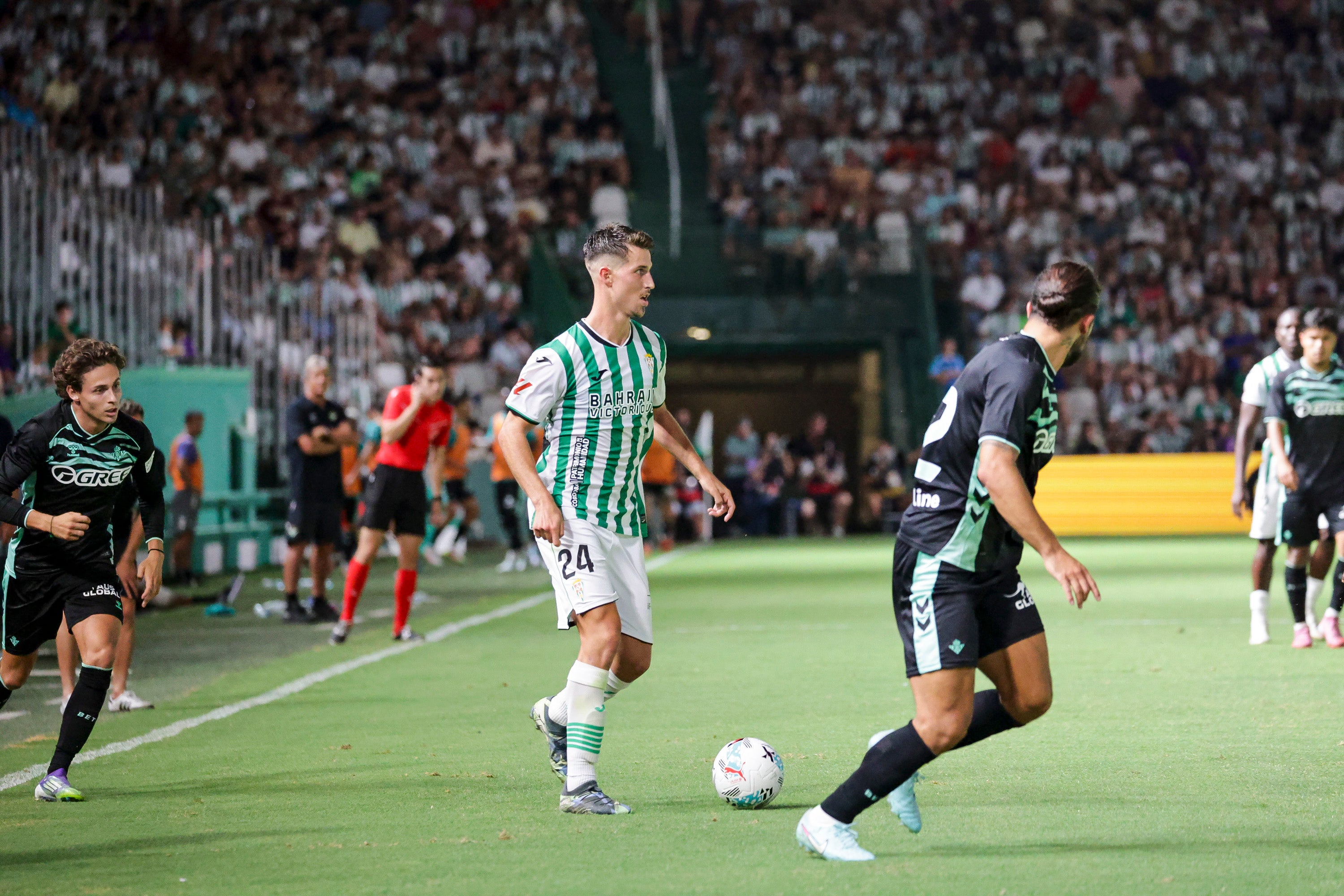 Las imágenes del ambientazo en el Arcángel en el Córdoba CF-Real Betis