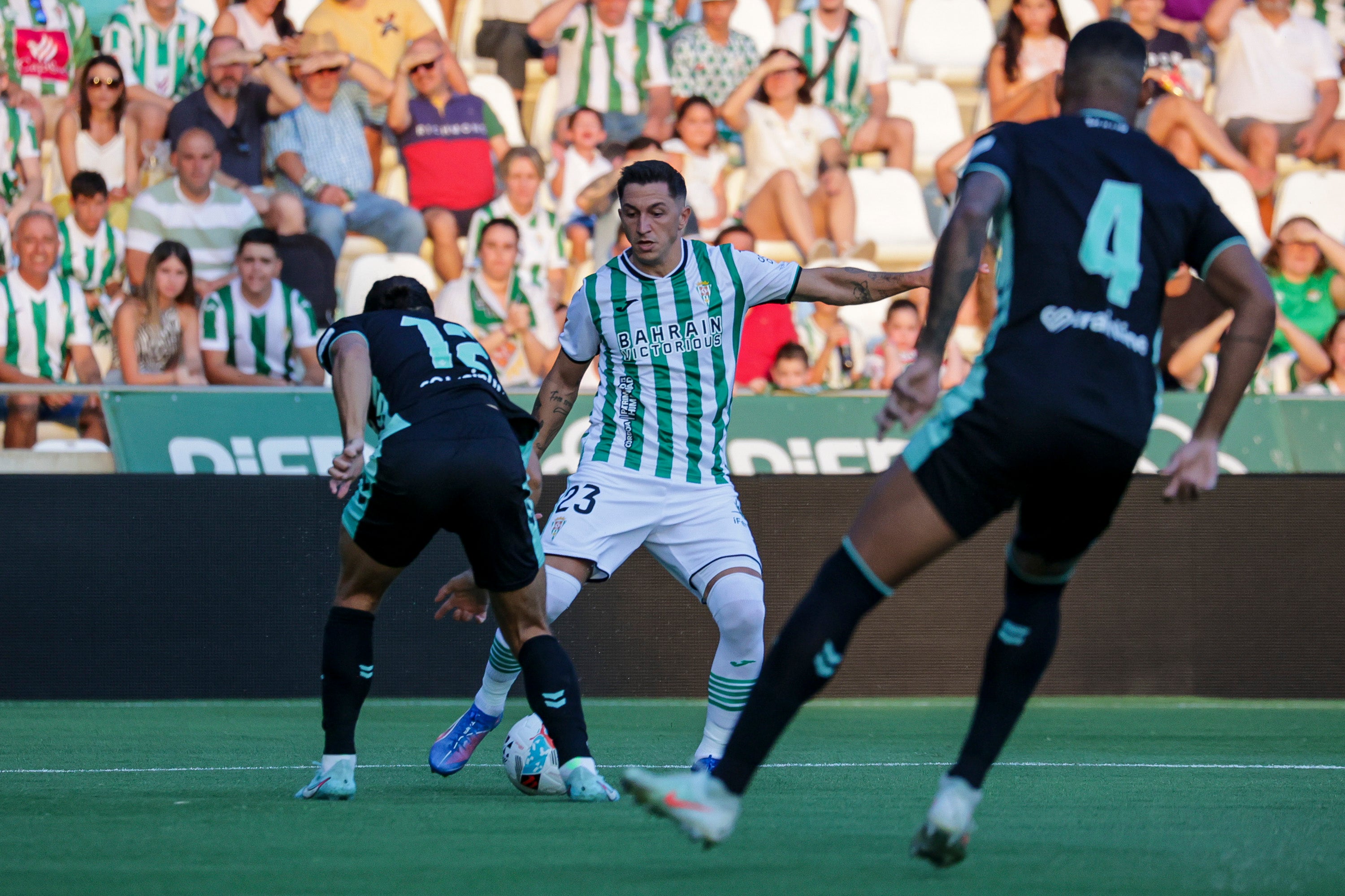 Las imágenes del ambientazo en el Arcángel en el Córdoba CF-Real Betis