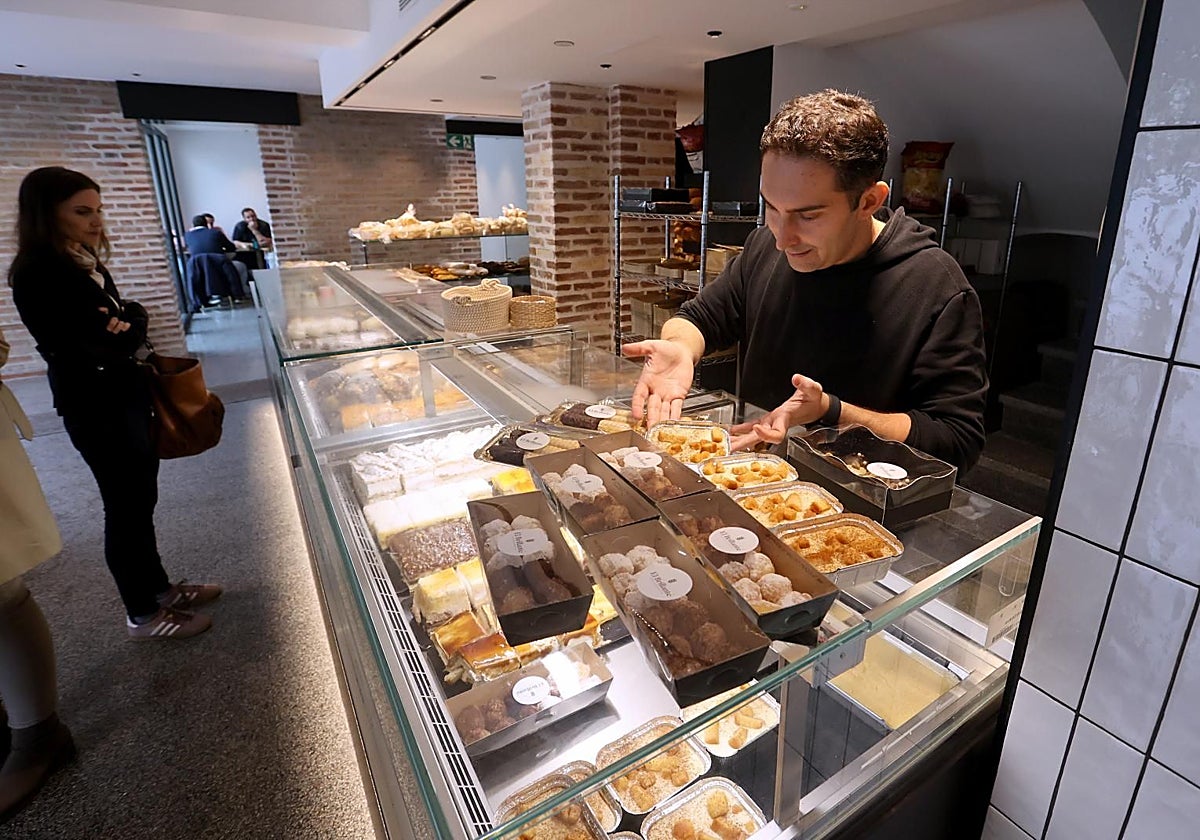 José Roldán el mejor panadero del mundo, director técnico de Panadería El Brillante
