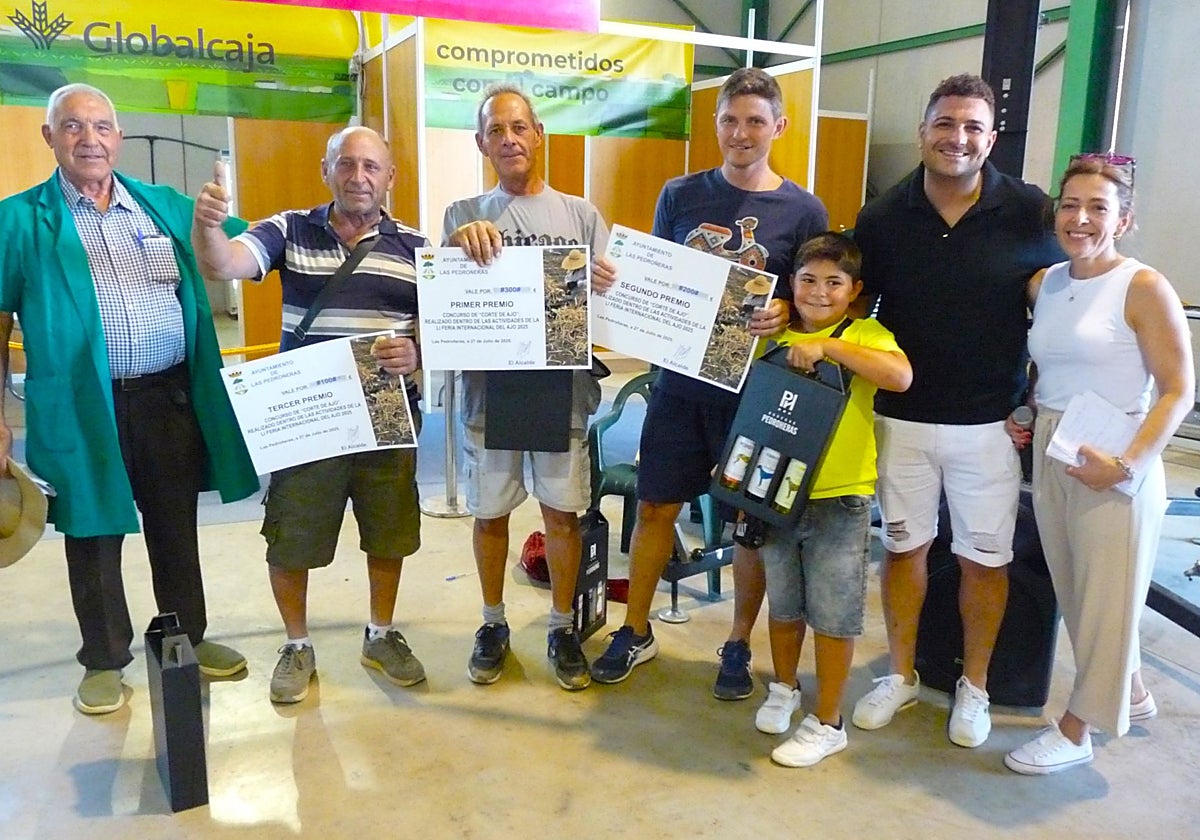 Ganadores del concurso de corte de ajo