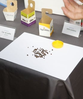 Imagen secundaria 2 - Algunos de los insectos beneficiosos y trampas que se aplican en las zonas verdes de Madrid