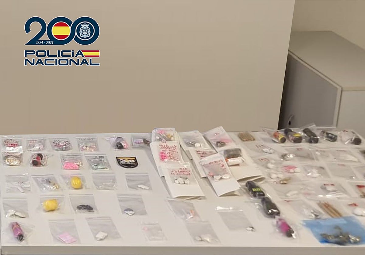 Imagen de parte de las sustancias intervenidas por los agentes en el operativo
