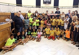 Un grupo de niños saharauis del programa solidario 'Vacaciones en Paz' visita el Palacio Provincial de Alicante