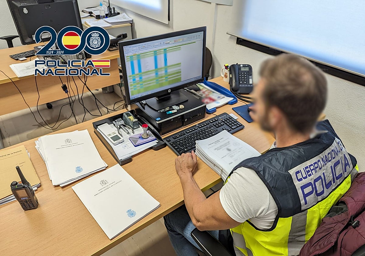 Imagen de un agente de la Policía Nacional