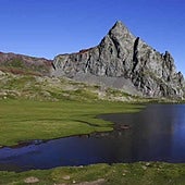 Varios montañeros expertos denuncian el estercolero en que los turistas convierten algunos ibones del Pirineo