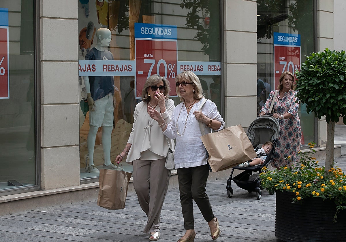 Comercio del centro de la ciudad durante las rebajas de este mes de julio