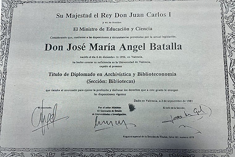 Fotocopia del título que la Agencia Valenciana Antifraude considera «falso»