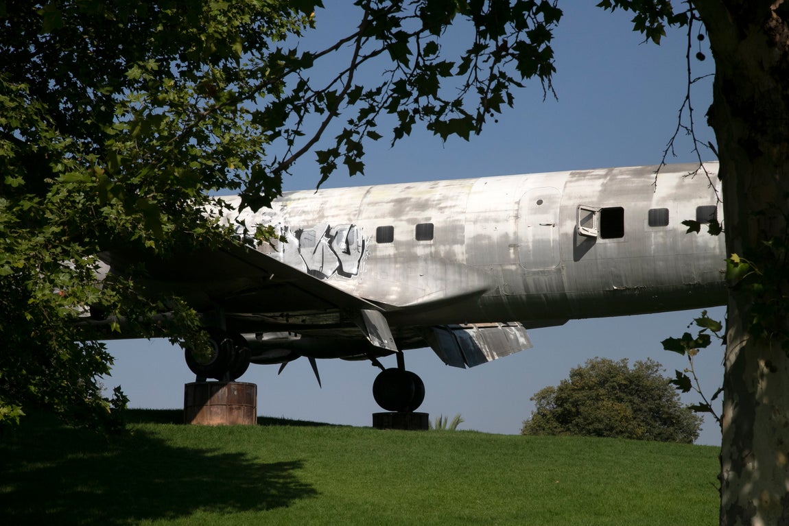 Las imágenes del estado en el que está el avión cultural de Córdoba