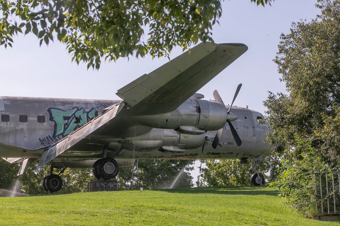 Las imágenes del estado en el que está el avión cultural de Córdoba