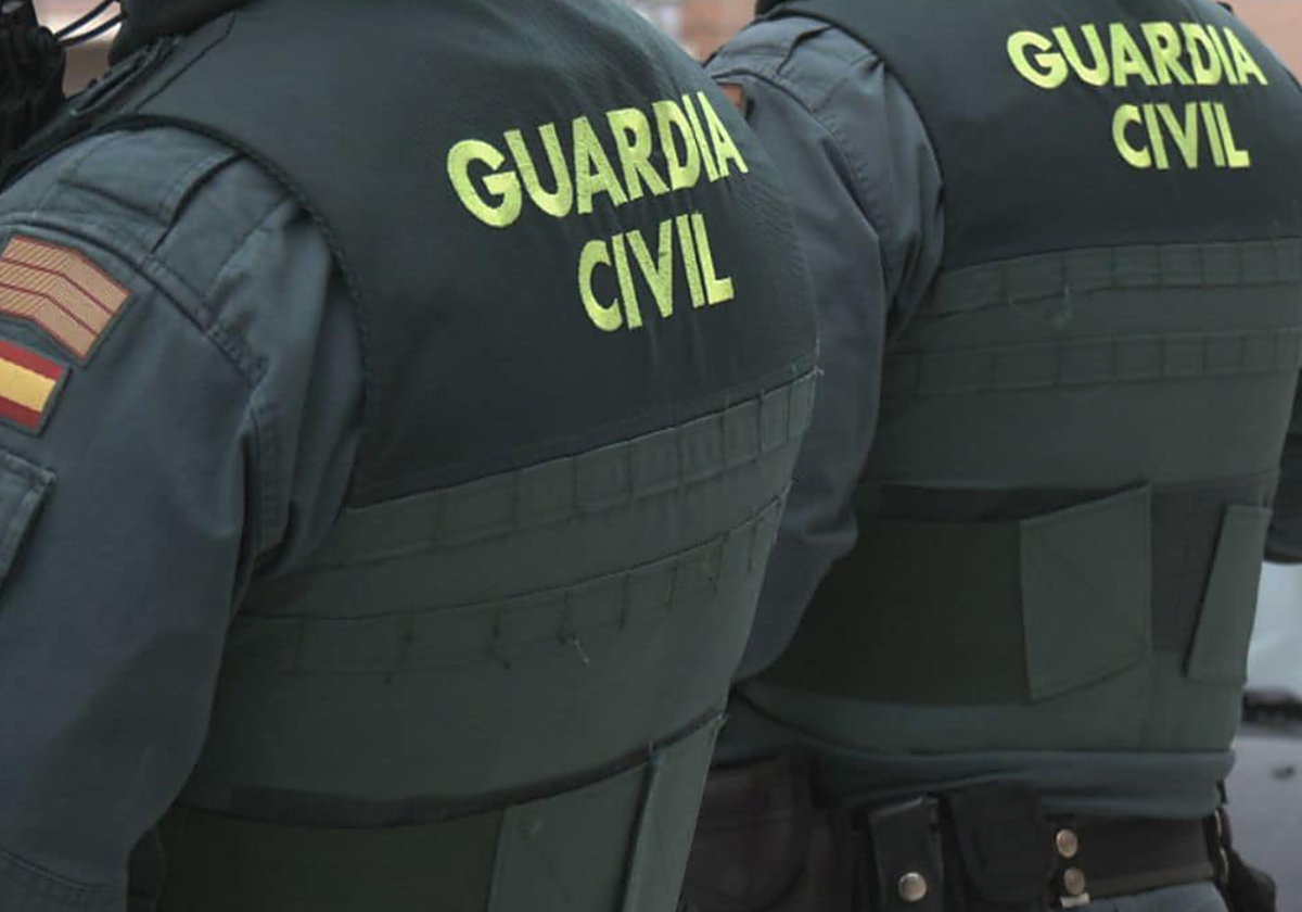 Agentes uniformados de la Guardia Civil en foto de archivo