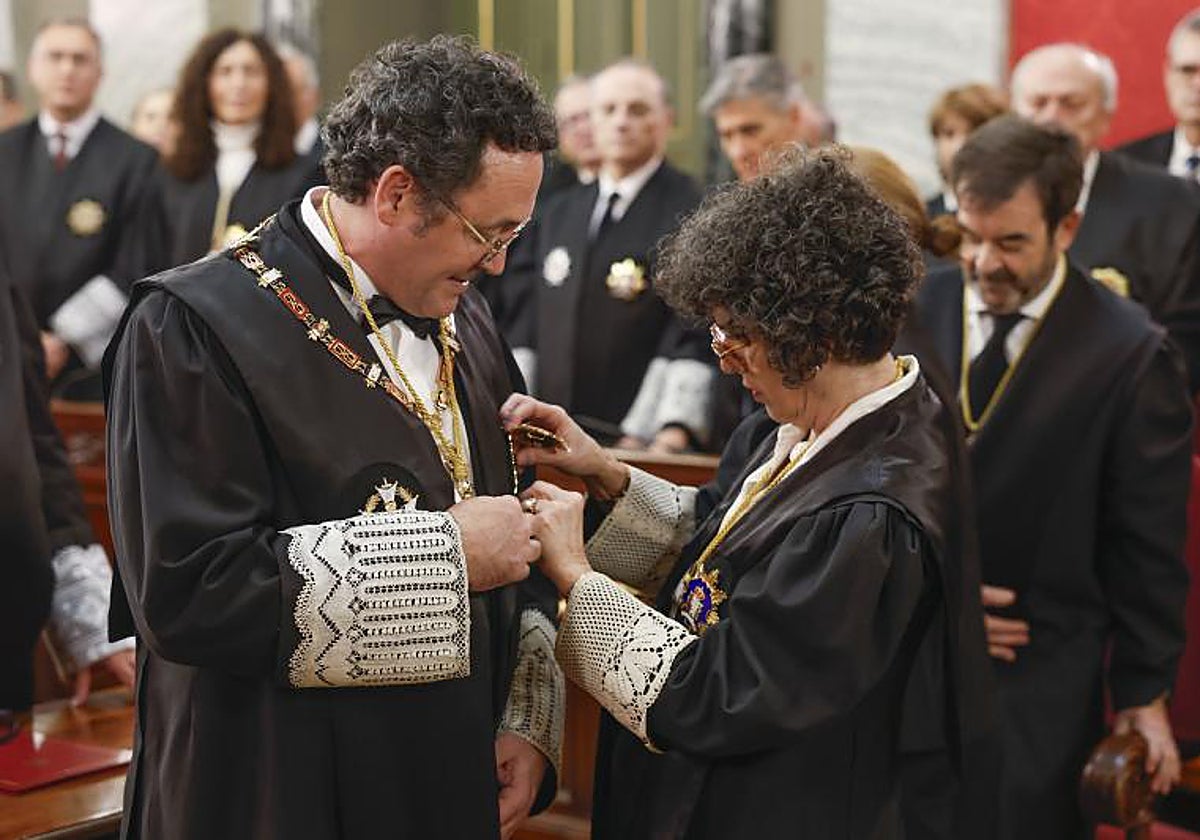 El fiscal general, con su número dos, Ángeles Sánchez Conde, fiscal en su causa