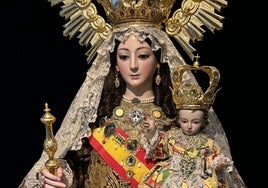 La Virgen del Carmen de San Cayetano, con capa restaurada y nuevos escapularios