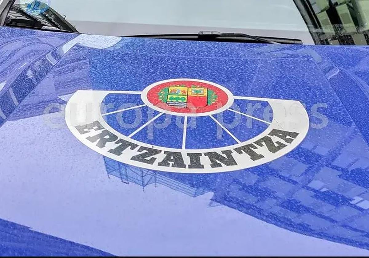 Un coche de la Ertzaintz en una imagen de archivo
