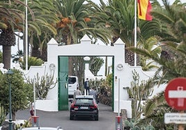 Pedro Sánchez pasará 23 días en La Mareta con parte de la isla de Lanzarote en contra