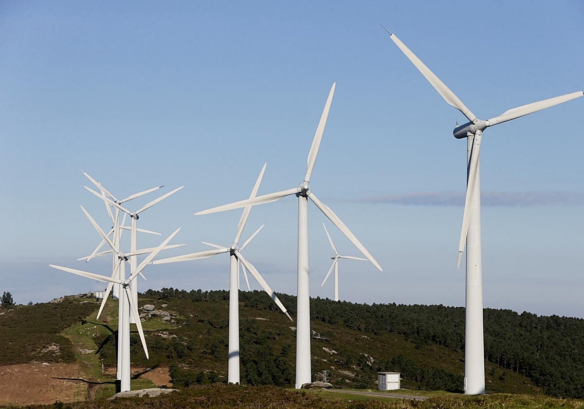 En la imagen, un parque eólico en Finisterre (La Coruña)
