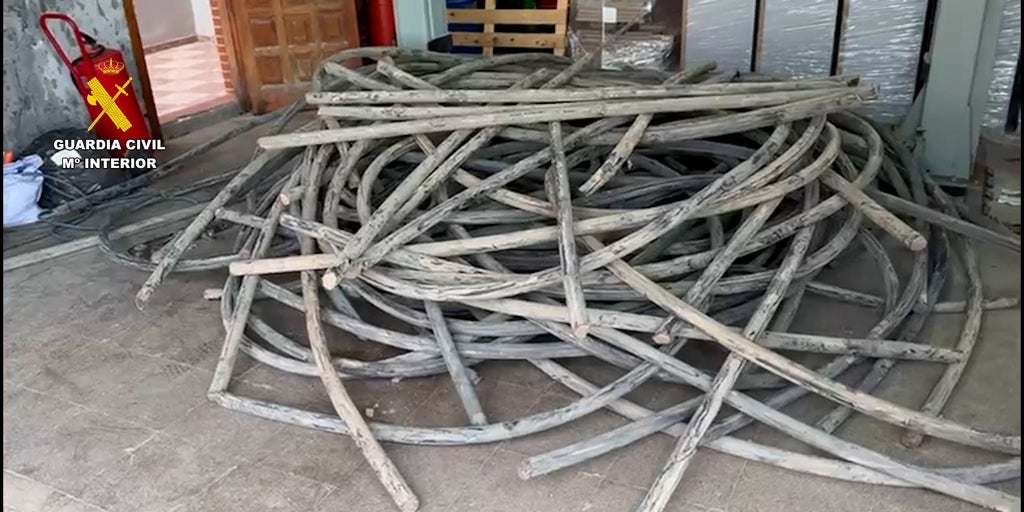 Sorprenden  in fraganti  a una banda de ladrones de cobre mientras robaban una tonelada de cableado en Valencia