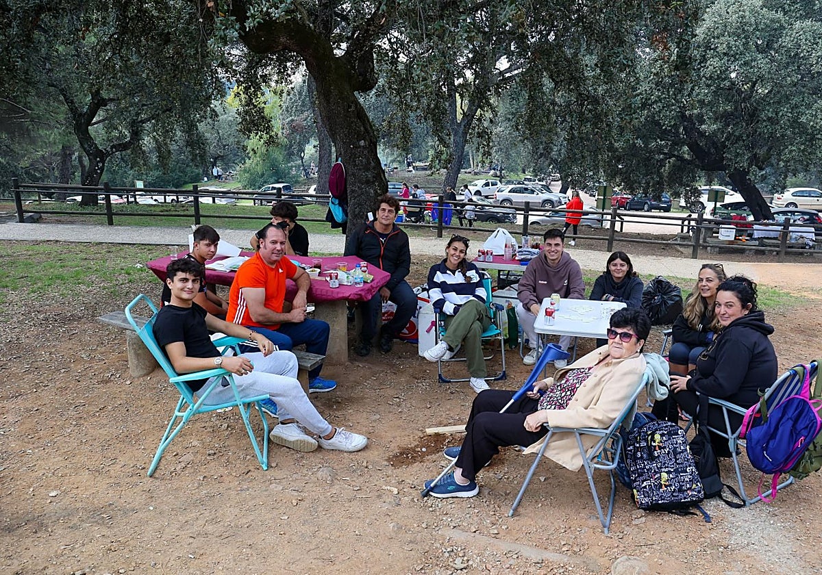 Un grupo de cordobeses celebrando en Los Villares San Rafael