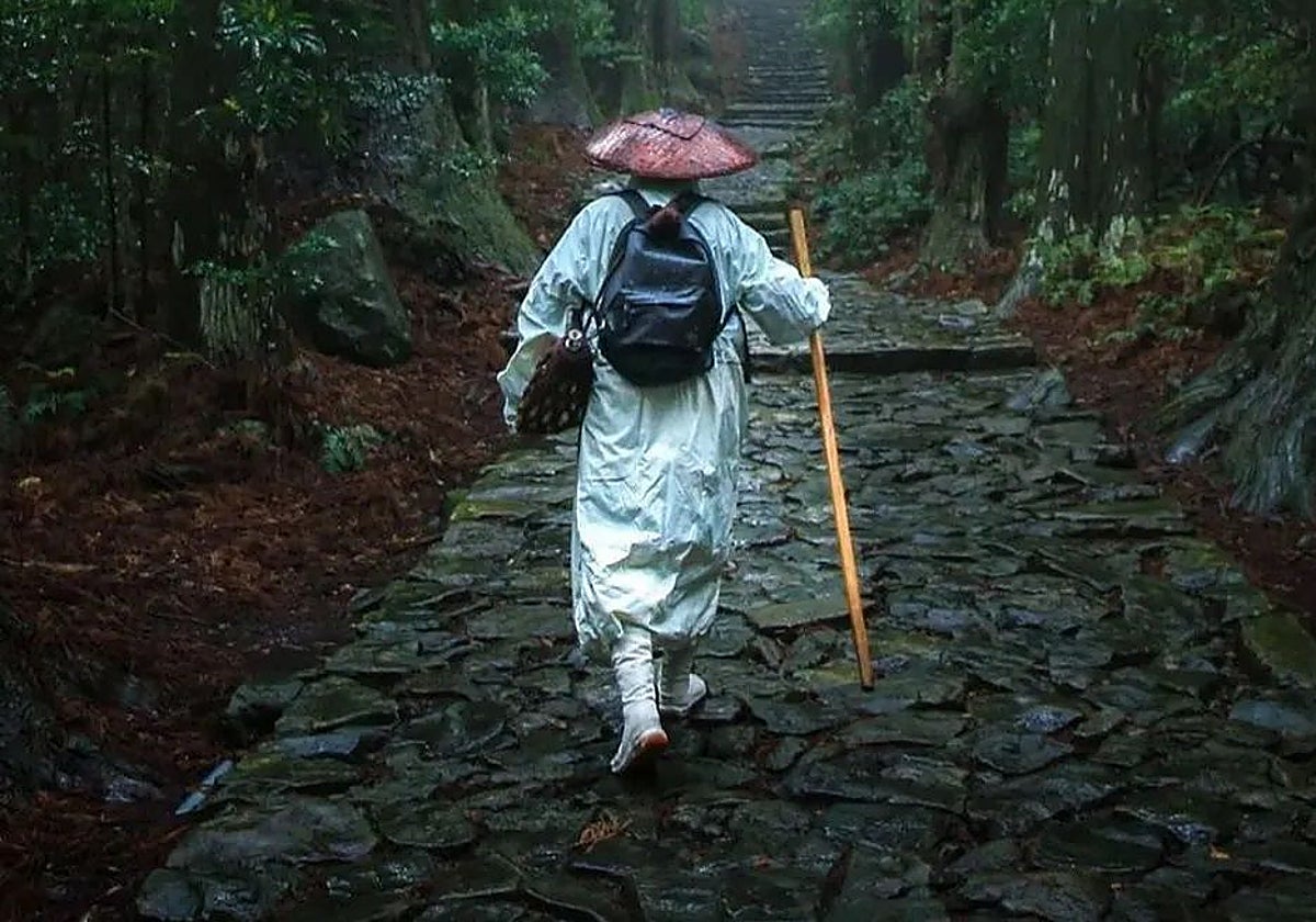 Un peregrino, en el Camino de Santiago japonés