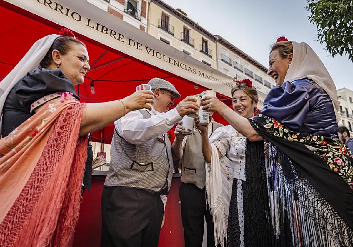 Chulapos en las fiestas de San Cayetano 2024