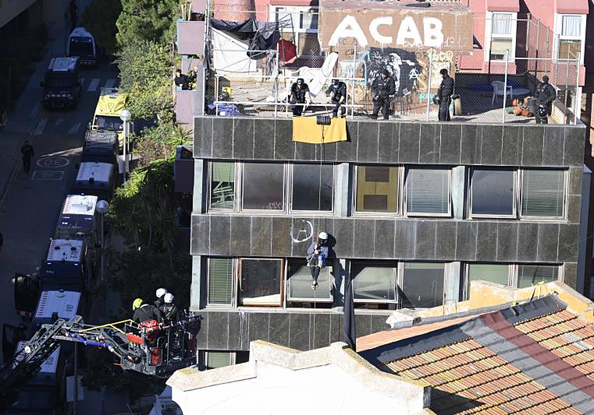 Las casas okupadas de La Ruina y El Kubo en Barcelona