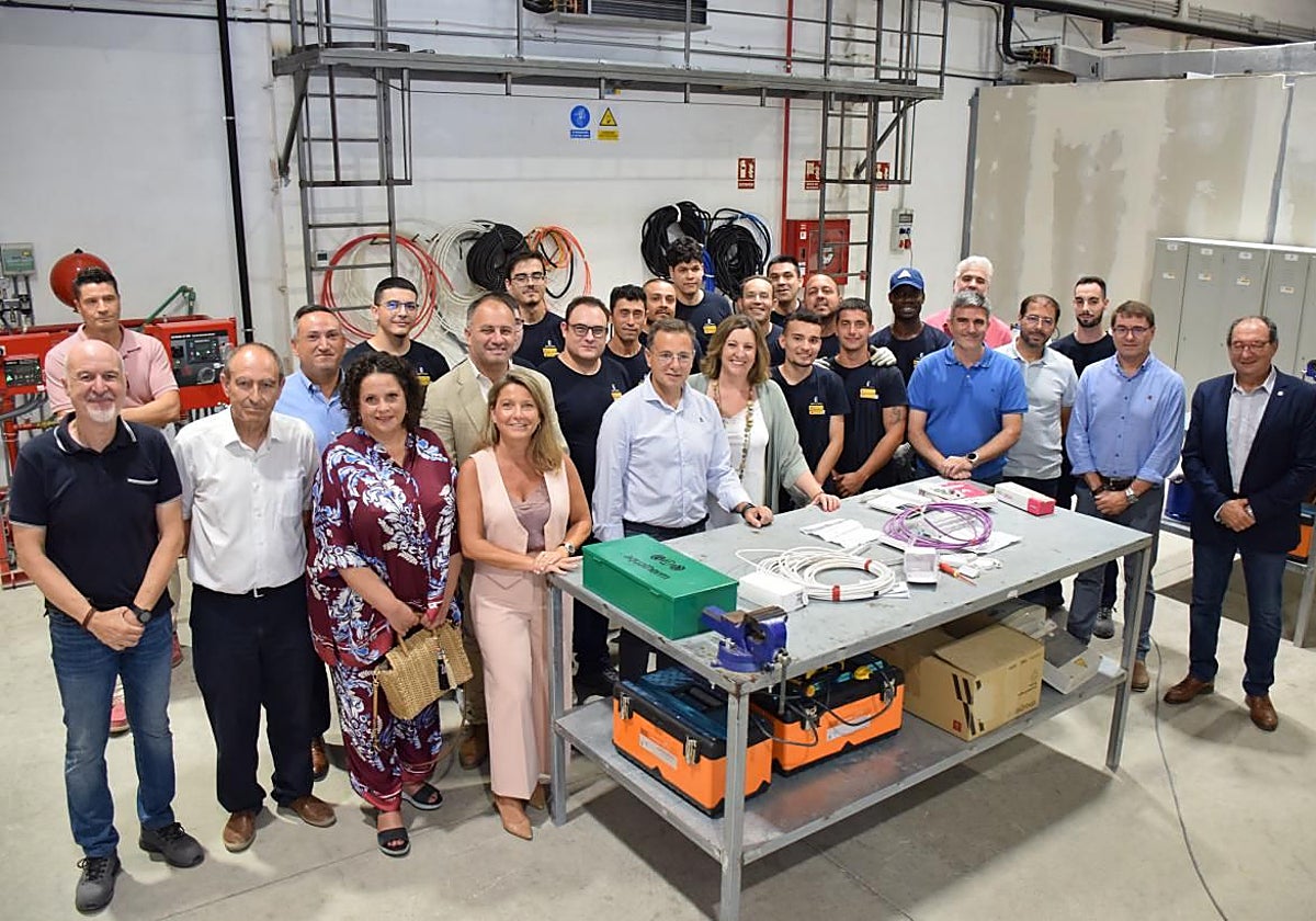 La consejera de Economía, Empresas y Empleo ha visitado  centro de formación de Bueno Arenas el Albacete