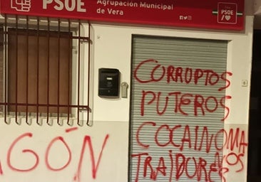 El PSOE acusa «al odio y la crispación» de PP y Vox de los ataques a sus sedes