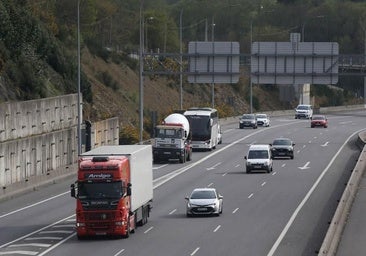 Los transportistas aprietan para liquidar la concesión de la AP-9