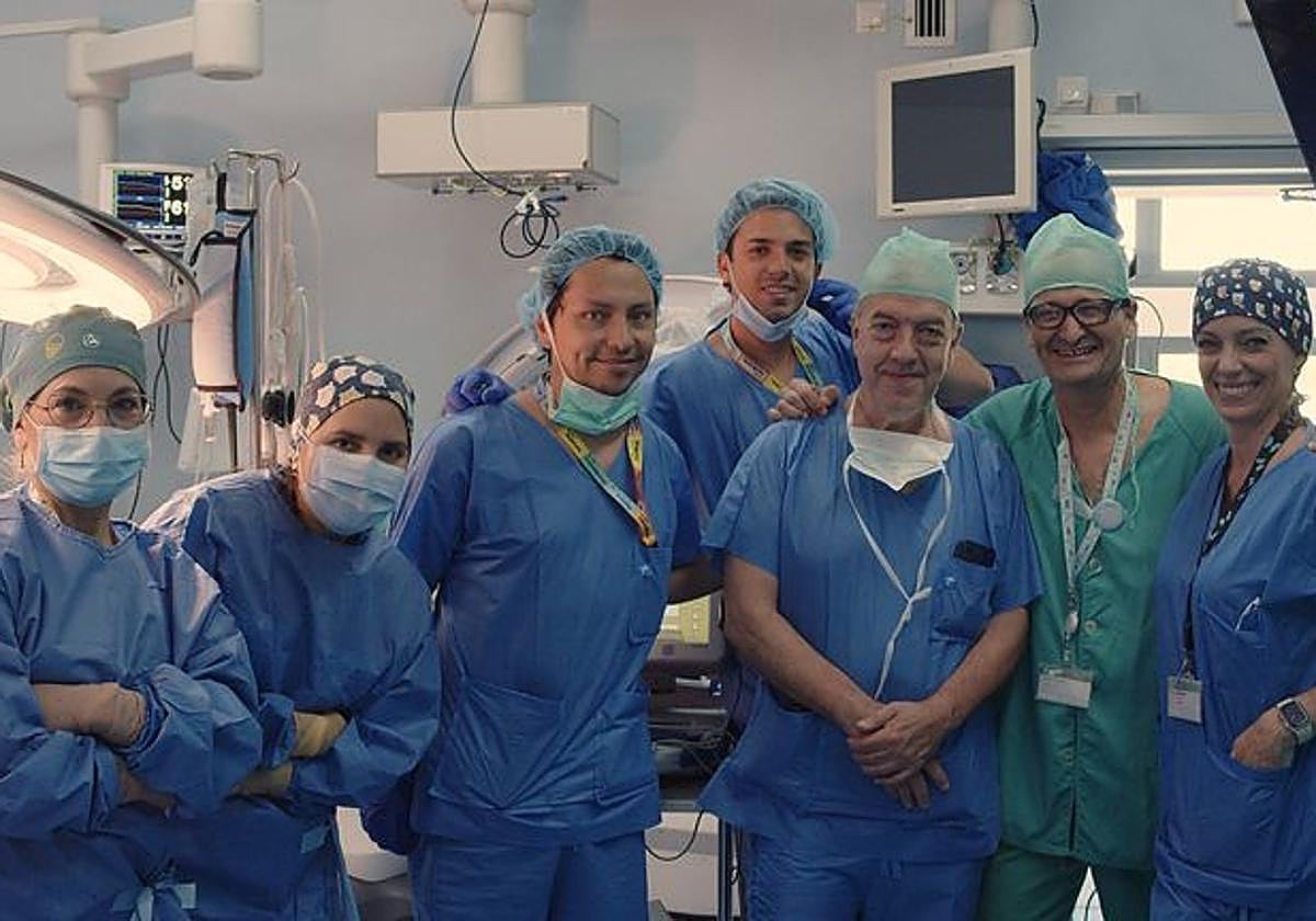 Equipo médico de la Unidad de Cirugía Cardiovascular del Hospital Reina Sofía de Córdoba