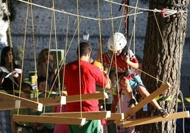 Herido un niño de 12 años al caer desde una tirolina en un campamento juvenil de Riópar, Albacete