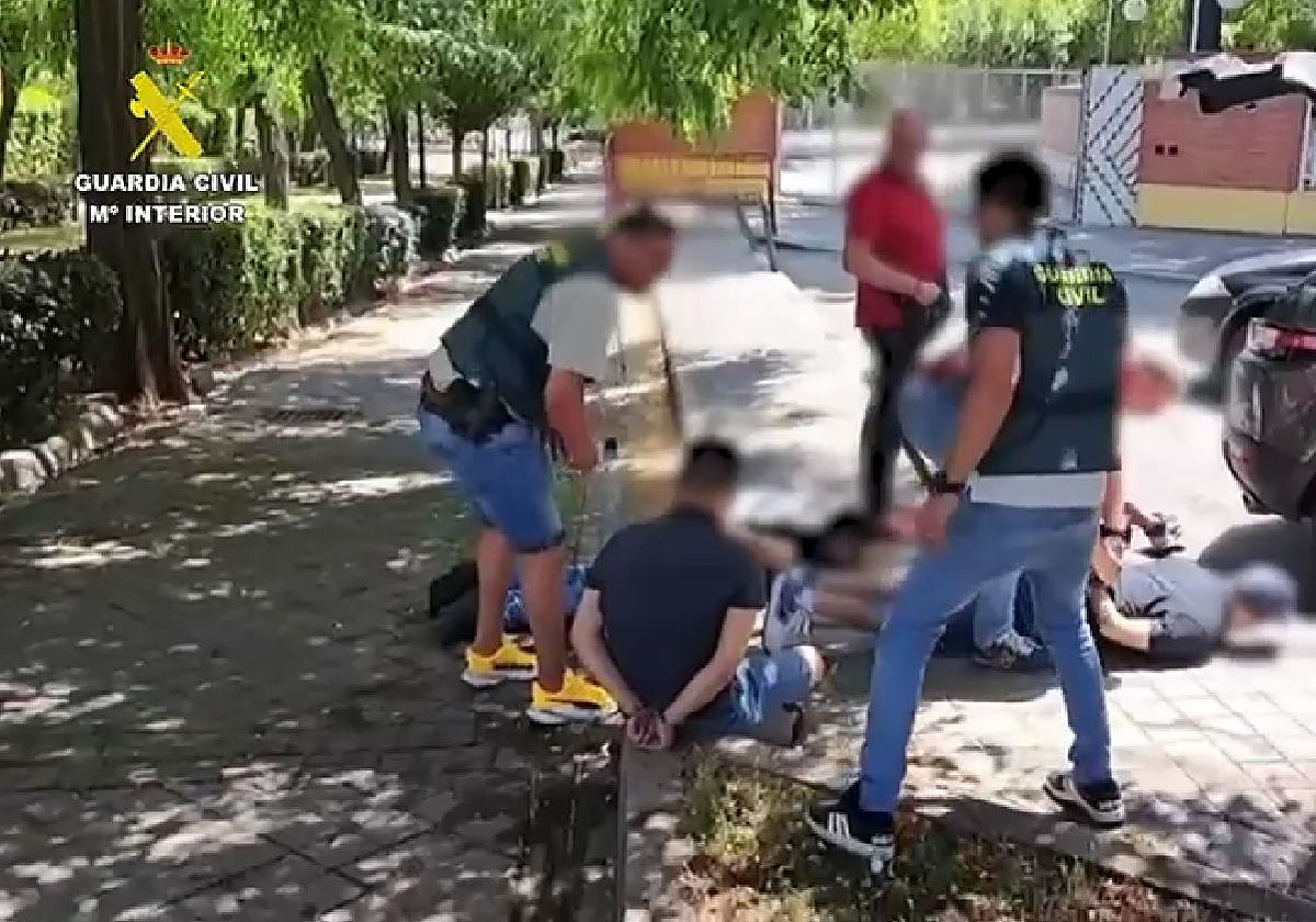 Detención de varias de las personas a las que se acusa de pertenencia a organización criminal y robo con fuerza