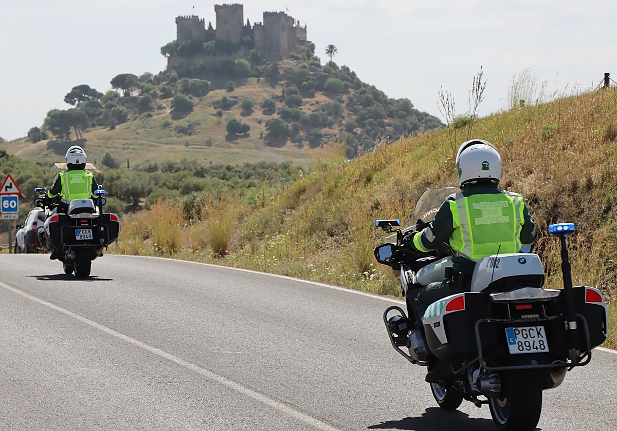 La Guardia Civil patrulla por los alrededores de Benamejí