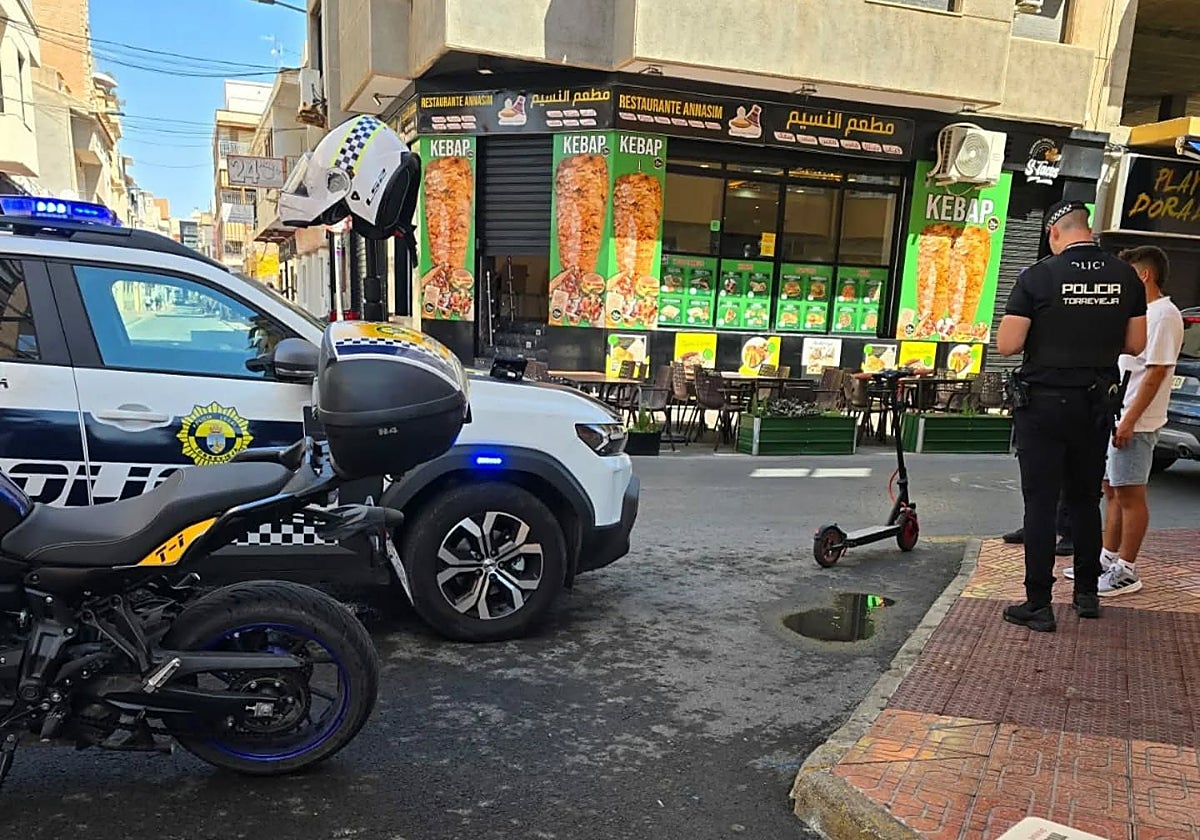 Imagen del patinete interceptado por agentes de la Policía Local en Torrevieja