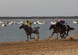 Cabeza de la carrera en la playa de Las Piletas